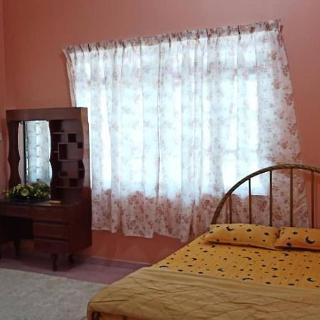 Homestay Zahra Sri Bayu Cherang Ruku Exterior foto